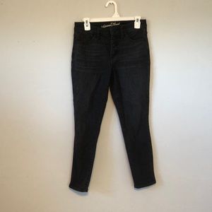Universal Thread High Rise Skinny Crops size 6